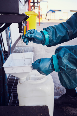 Ansell AlphaTec® 58-001 Nitril Kaplama Baklava İç Desen Kimyasal ve Elektrikçi İş Eldiveni Uzunluk: 330 Kalınlık: 0.38 mm  EN1149 + EN16350 + EN16350 + EN374: AJKLOPT